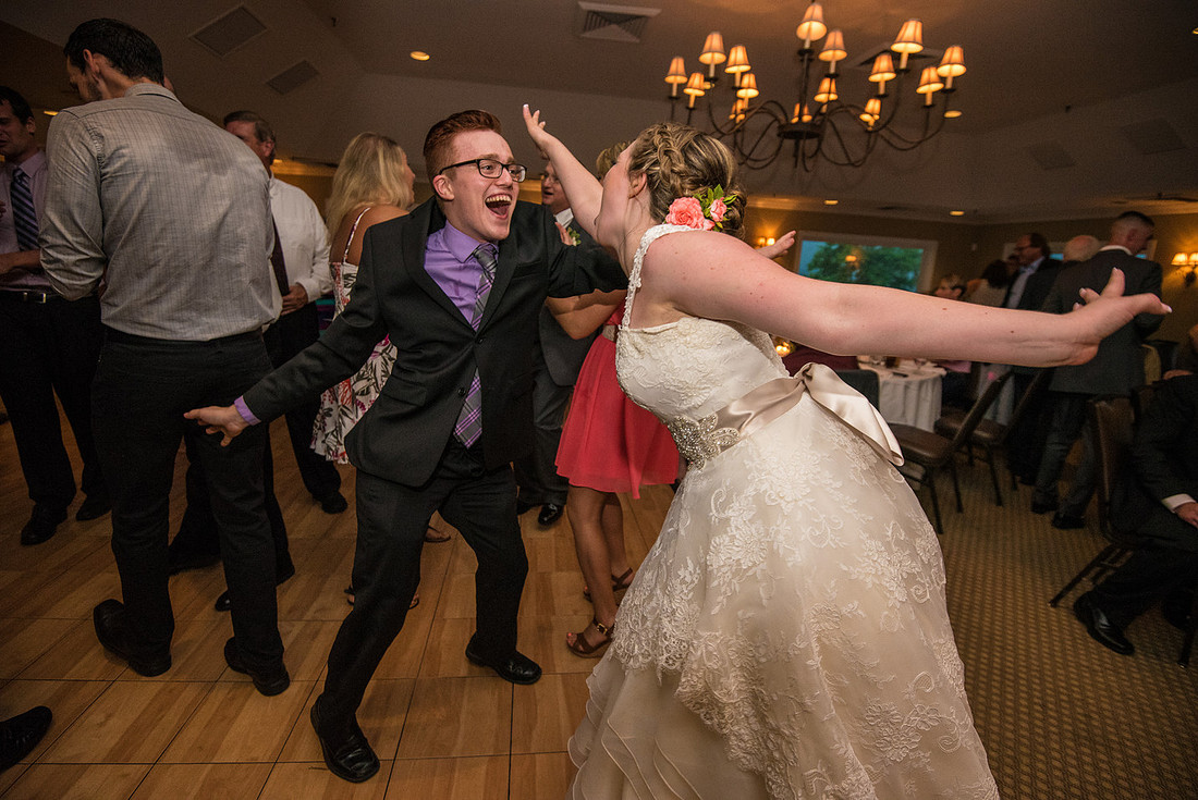 1,clinton-hunterdon-county-NJ-wedding-photographer, cute-sweet--fun-must-have-bride-groom-picture-beaver-brook-cc-cherryville-photography