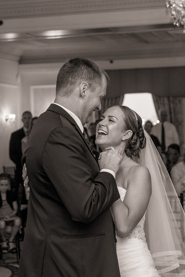 cherryville-photography-clinton-hunterdon-county-NJ-wedding-photographer, cute-sweet--fun-must-have-bride-groom-picture-molly-pitcher-inn