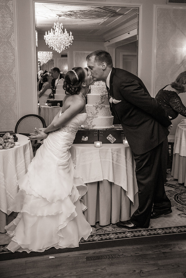 cherryville-photography-clinton-hunterdon-county-NJ-wedding-photographer, cute-sweet--fun-must-have-bride-groom-picture-molly-pitcher-inn
